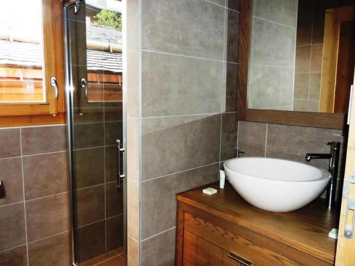 Charmant Triplex 3* Avec Parking, Wifi, Proche Centre Village - Fr-1-598-32 Les Gets 0*,  France